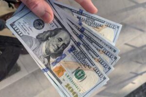 Dolar AS Melemah setelah Menguat dari Katalis Notulen