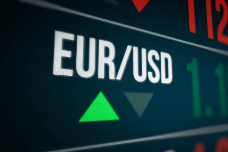 EUR/USD Berfluktuasi 