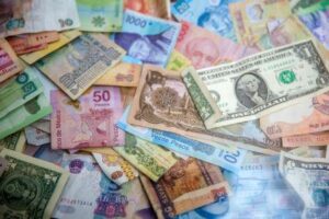 Mata Uang Asia Turun, Sementara Dollar Stabil