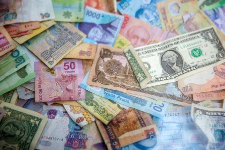 Mata Uang Asia Turun, Sementara Dollar Stabil