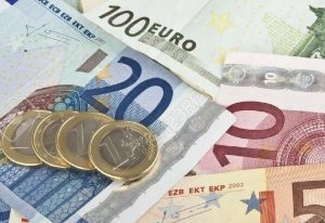 Eur Usd Merosot Ke Level Terendah Dolar As Menguat