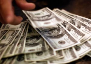 dolar terperosok level terendah