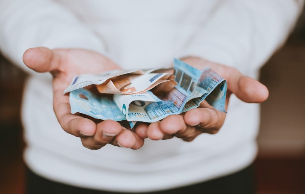 saham teknologi menguat
