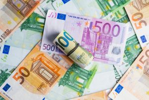 Kurs Euro Vs Usd Hari Ini Dan Dampaknya Ke Pasar
