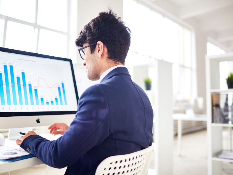 Broker Lokal Vs Broker Internasional
